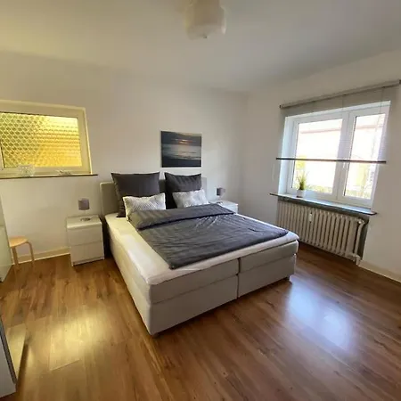 Feddersen Living Grosse Ferienwohnung - Garten - Terrasse - Smart Tv - Netflix Brunsbuttel Exterior photo