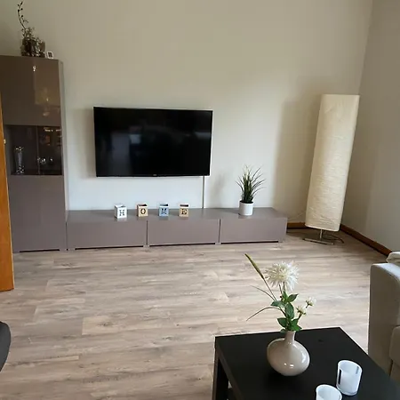 Feddersen Living Grosse Ferienwohnung - Garten - Terrasse - Smart Tv - Netflix Brunsbuttel Exterior photo